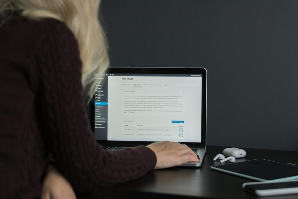How ZVK Detects Early Reputation Risk Signals in Crypto and FX Markets